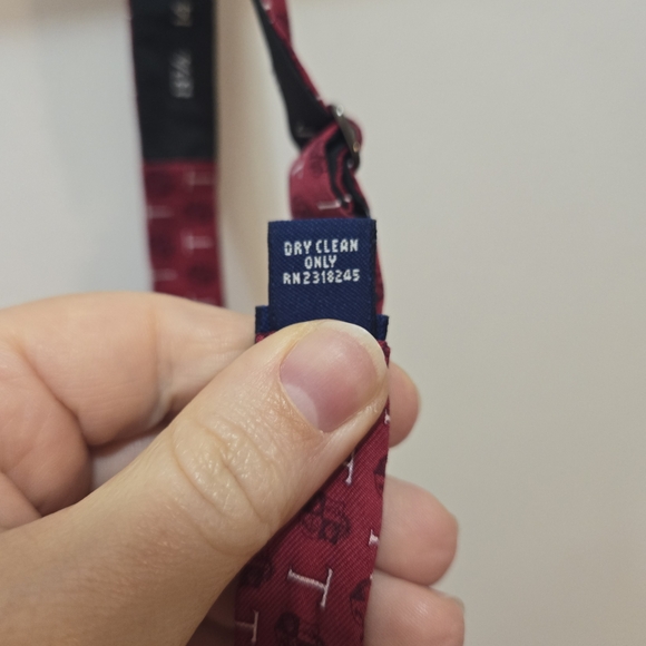 Vineyard Vines Red Bow Tie - Picture 4 of 5